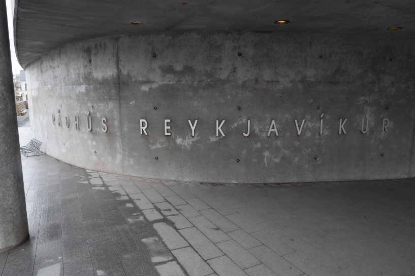 Inscriptions de l'Hôtel de ville de Reykjavik