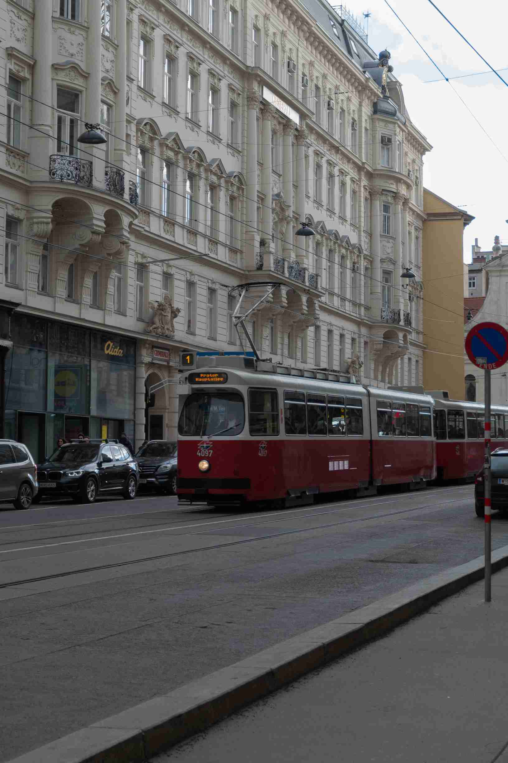 Un tramway dans une rue de Vienne