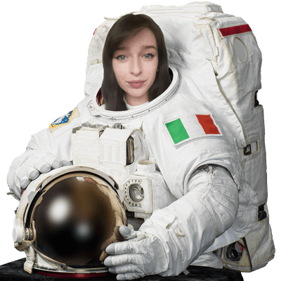 Camille en tenue d'astronaute