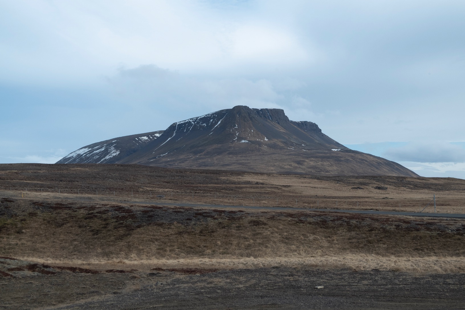 Montagne près d'Ólafslundur