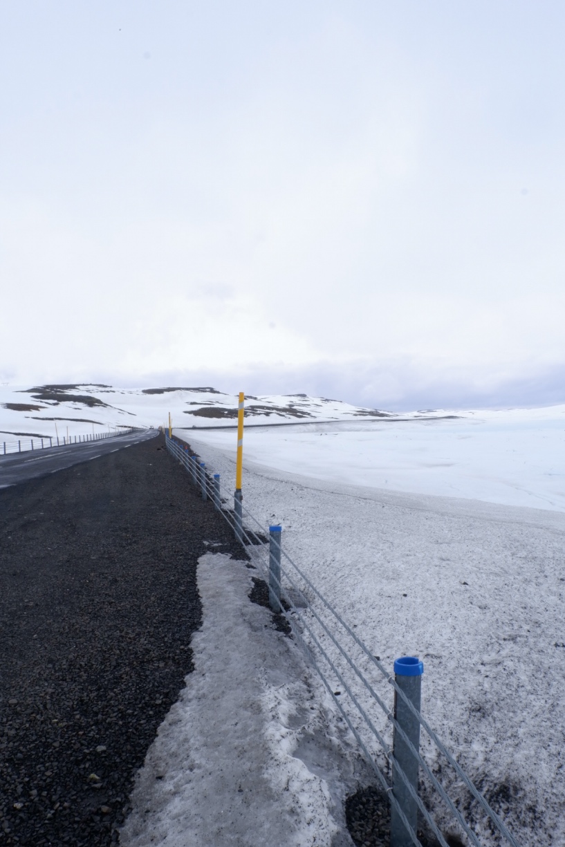 La route 93 du côté du lac Heiðarvatn