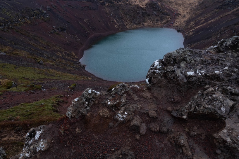 Vue d'ensemble sur le cratère de Kerið