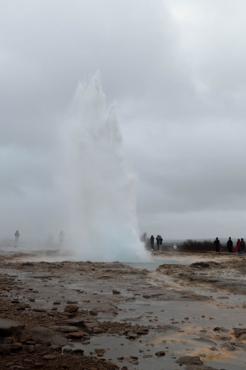 Le geyser Geysir sur le site géothermique de Geysir