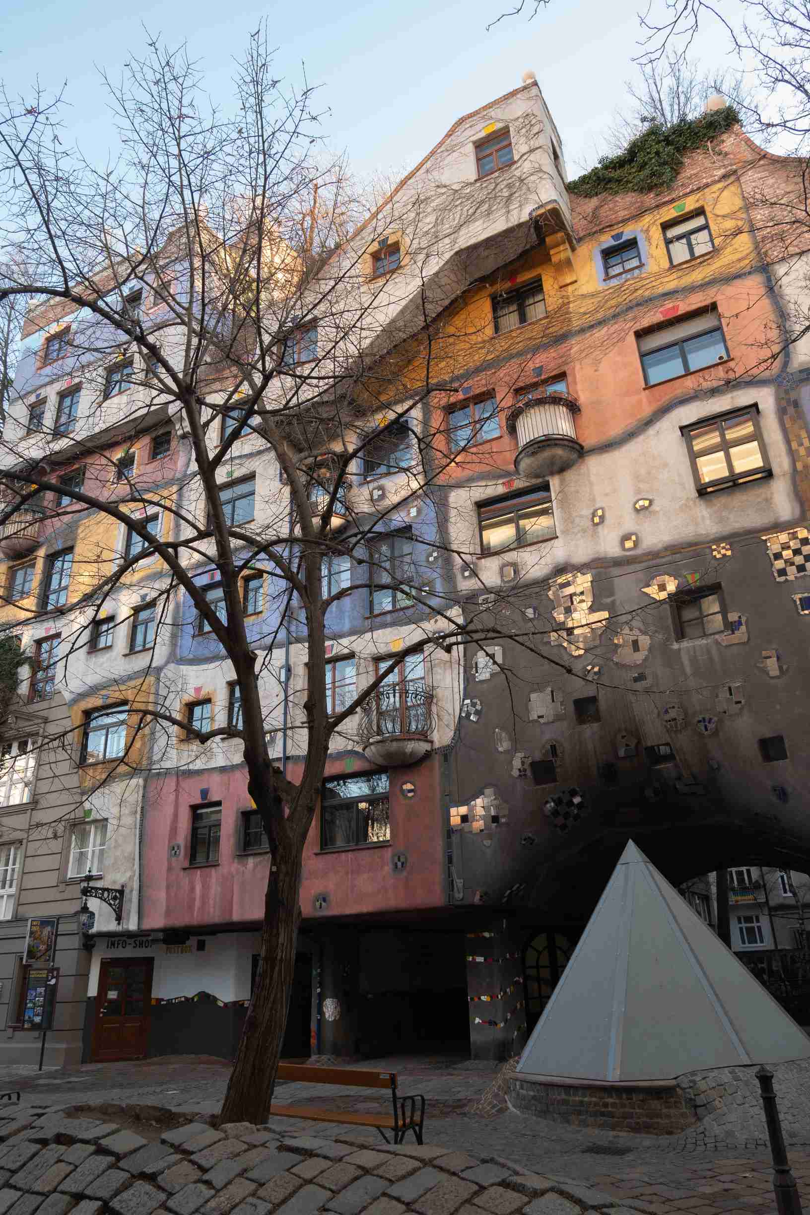 Les différentes habitations de la maison Hundertwasser